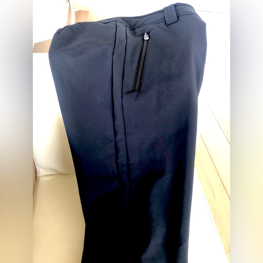 FERA ski pants for ladies. Very nice on & fits like jeans